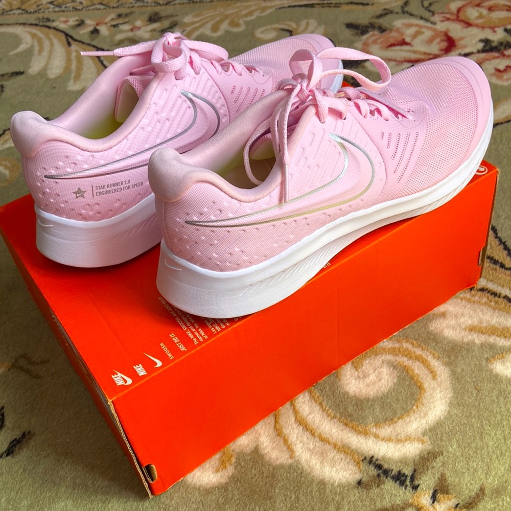 Nike, fits women 8
